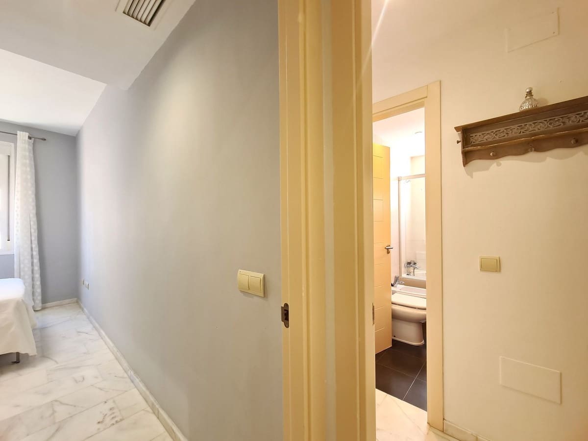 2 soveværelse Lejlighed til salg i Estepona med swimmingpool garage - € 249.000 (Ref: 9017411)