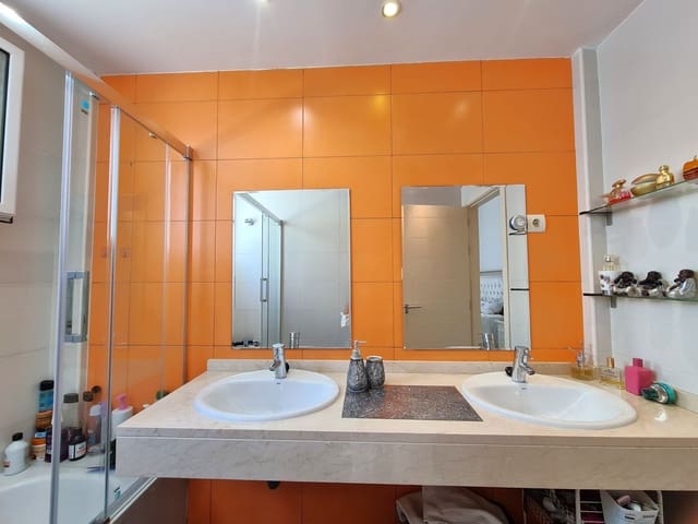 2 soveværelse Lejlighed til salg i Estepona med swimmingpool garage - € 249.000 (Ref: 9017411)