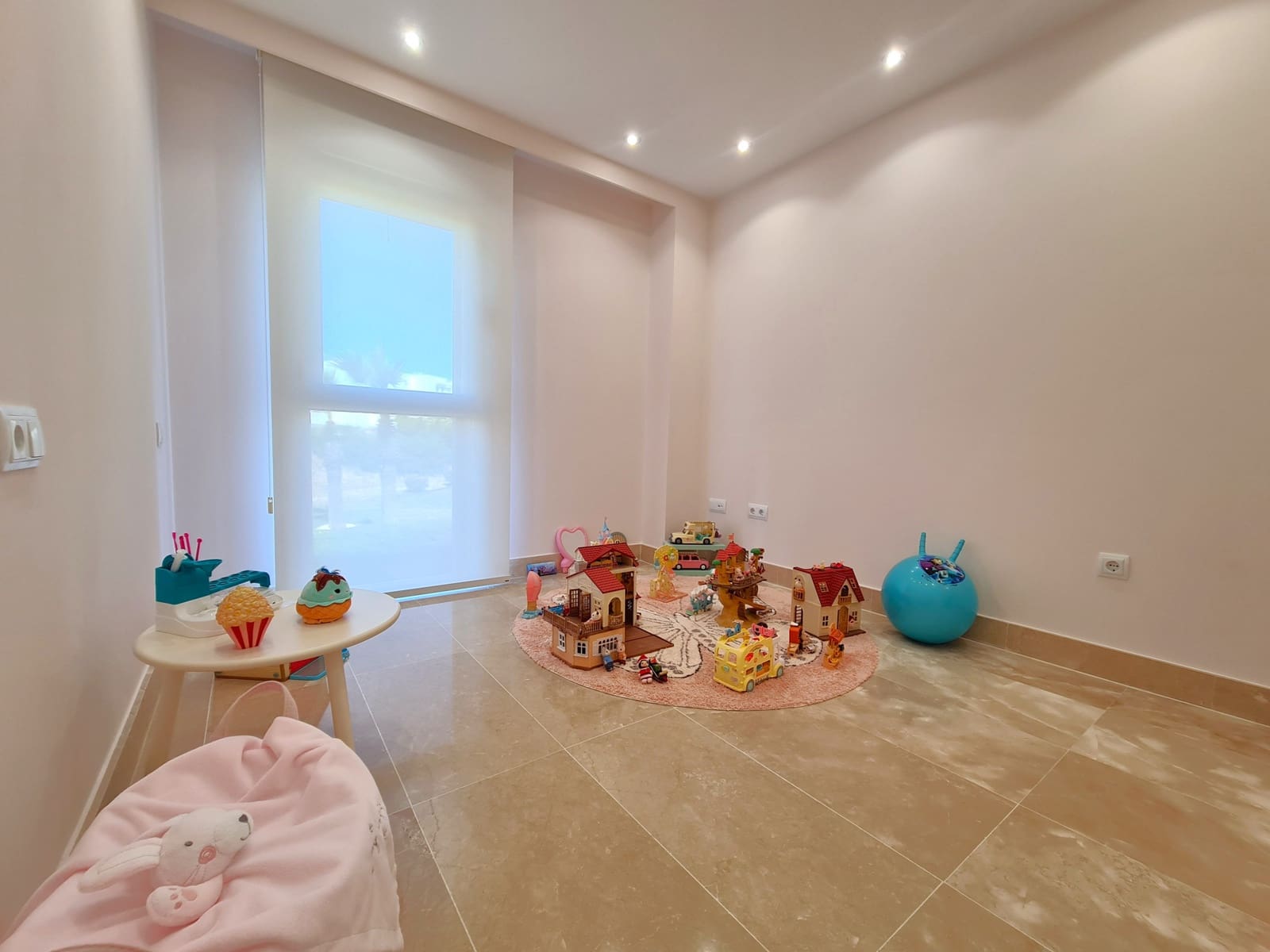 3 soveværelse Lejlighed til salg i Manilva med swimmingpool garage - € 398.000 (Ref: 9031278)