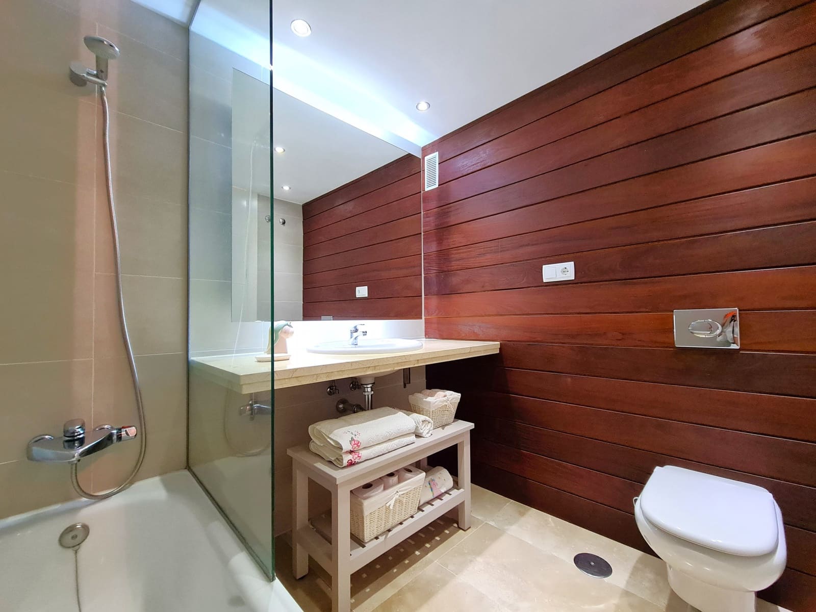 3 soveværelse Lejlighed til salg i Manilva med swimmingpool garage - € 398.000 (Ref: 9031278)