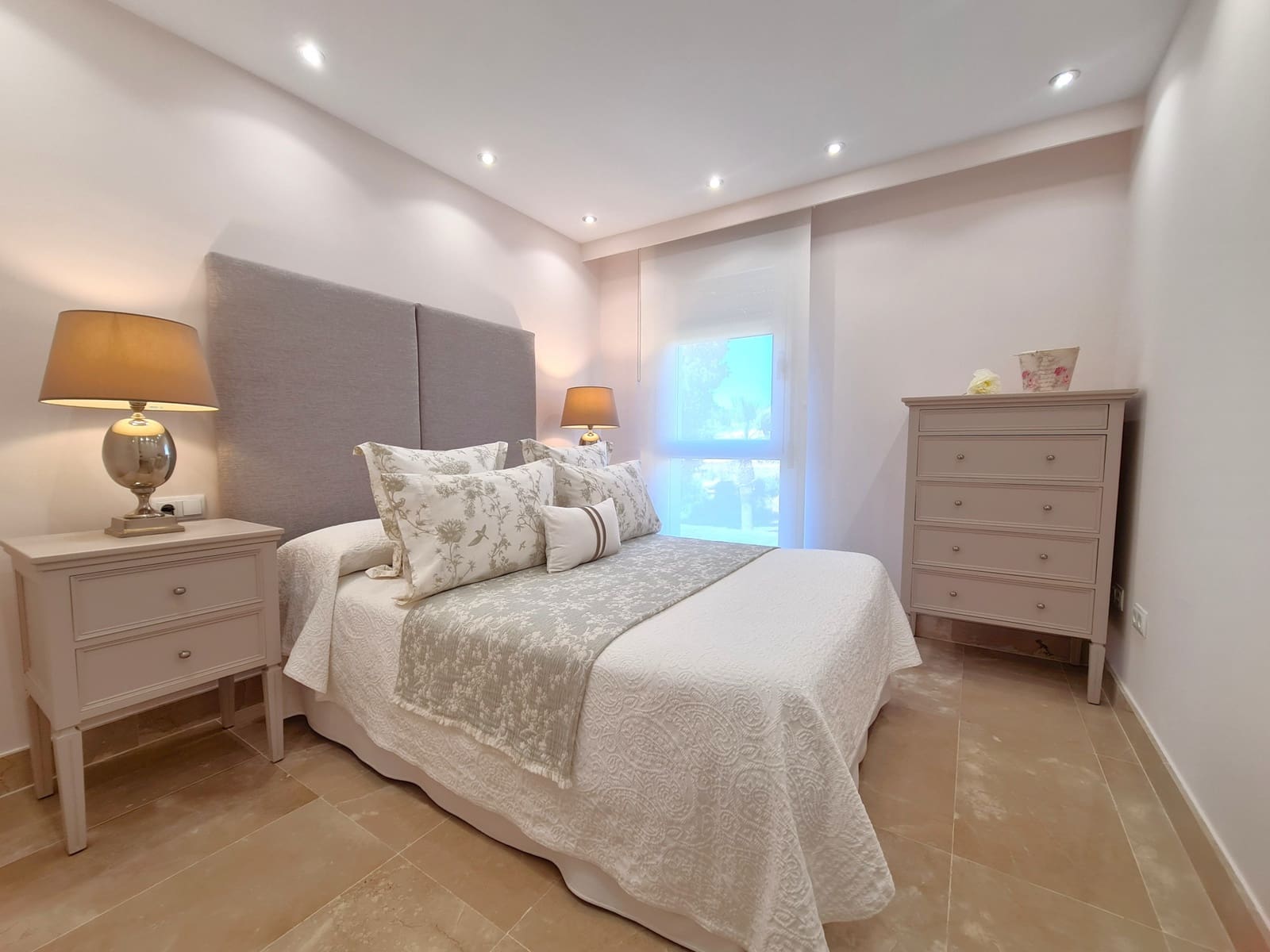 3 soveværelse Lejlighed til salg i Manilva med swimmingpool garage - € 398.000 (Ref: 9031278)