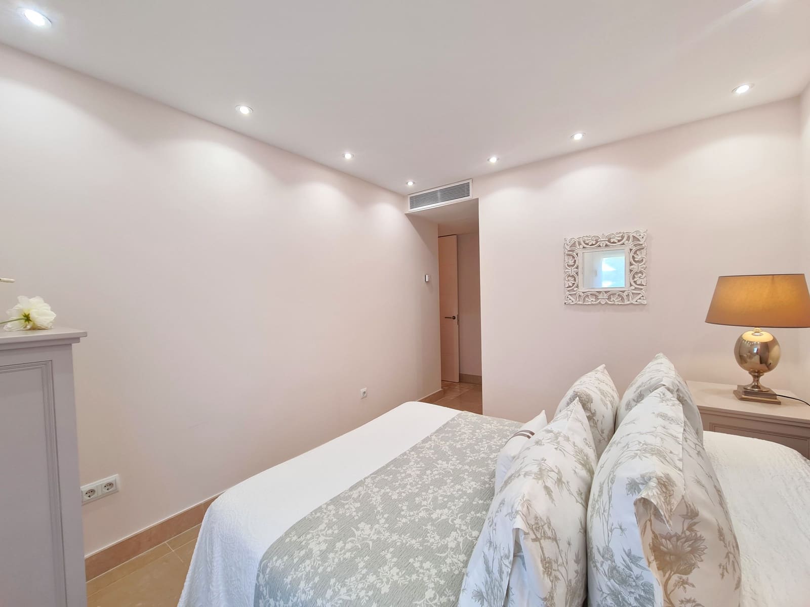 3 soveværelse Lejlighed til salg i Manilva med swimmingpool garage - € 398.000 (Ref: 9031278)