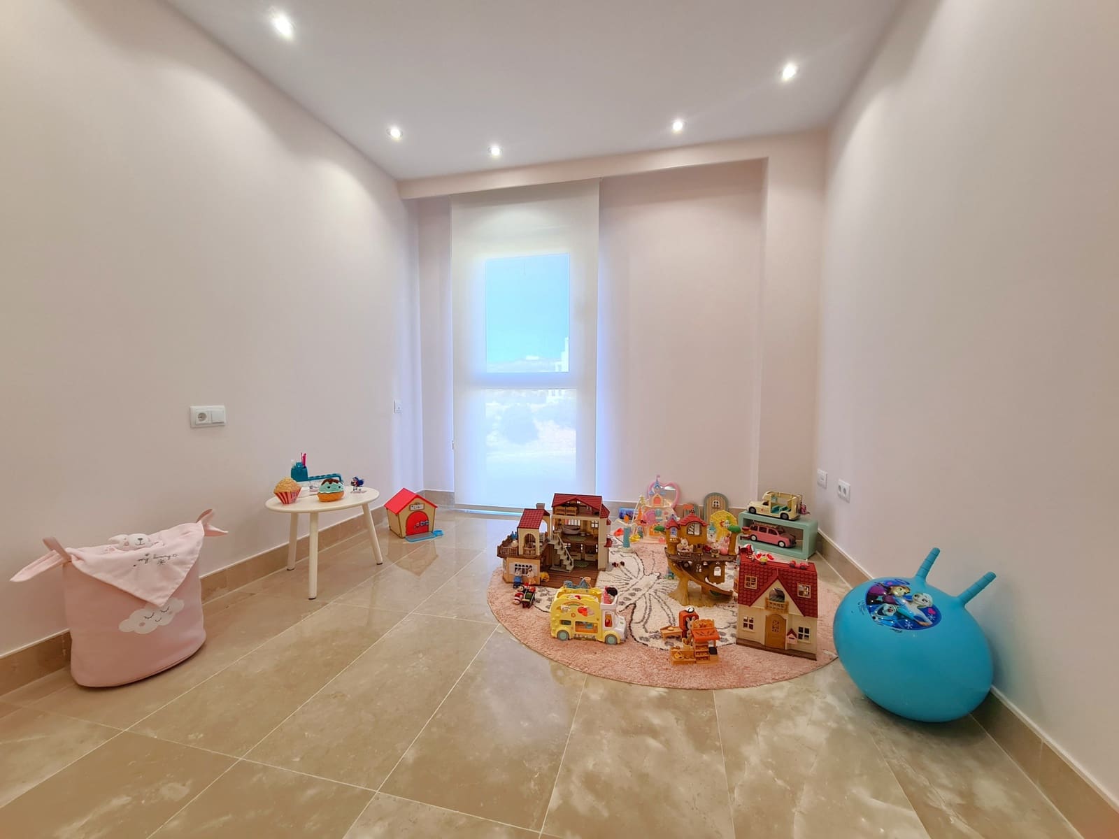 3 soveværelse Lejlighed til salg i Manilva med swimmingpool garage - € 398.000 (Ref: 9031278)