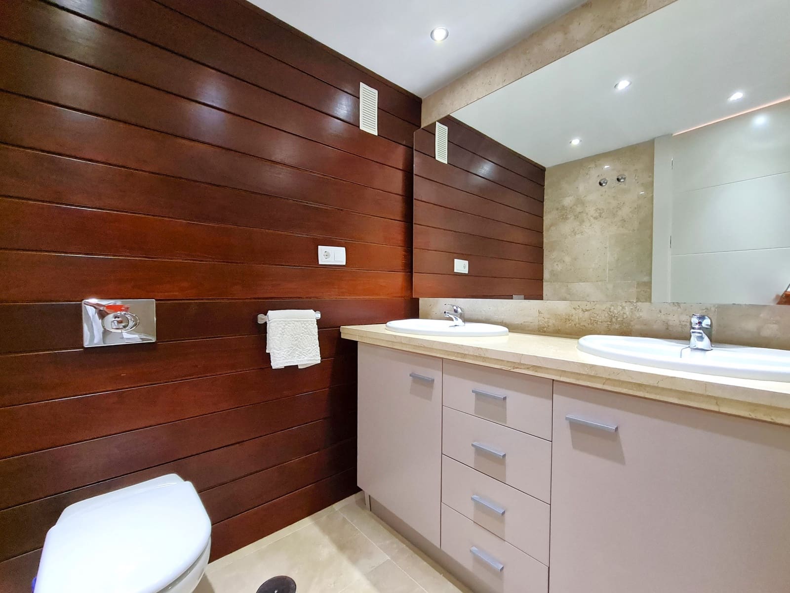 3 soveværelse Lejlighed til salg i Manilva med swimmingpool garage - € 398.000 (Ref: 9031278)