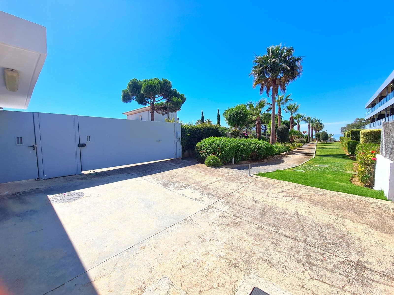 3 soveværelse Lejlighed til salg i Manilva med swimmingpool garage - € 398.000 (Ref: 9031278)