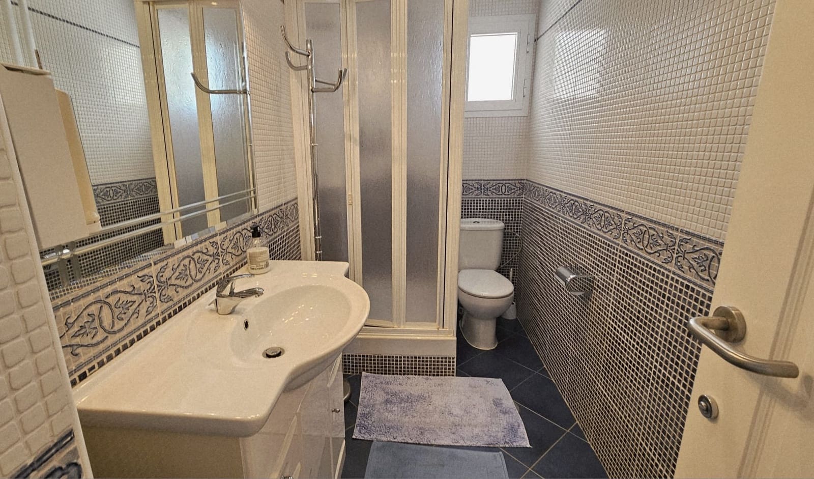 3 soveværelse Penthouse til salg i Estepona med swimmingpool garage - € 865.000 (Ref: 9065094)