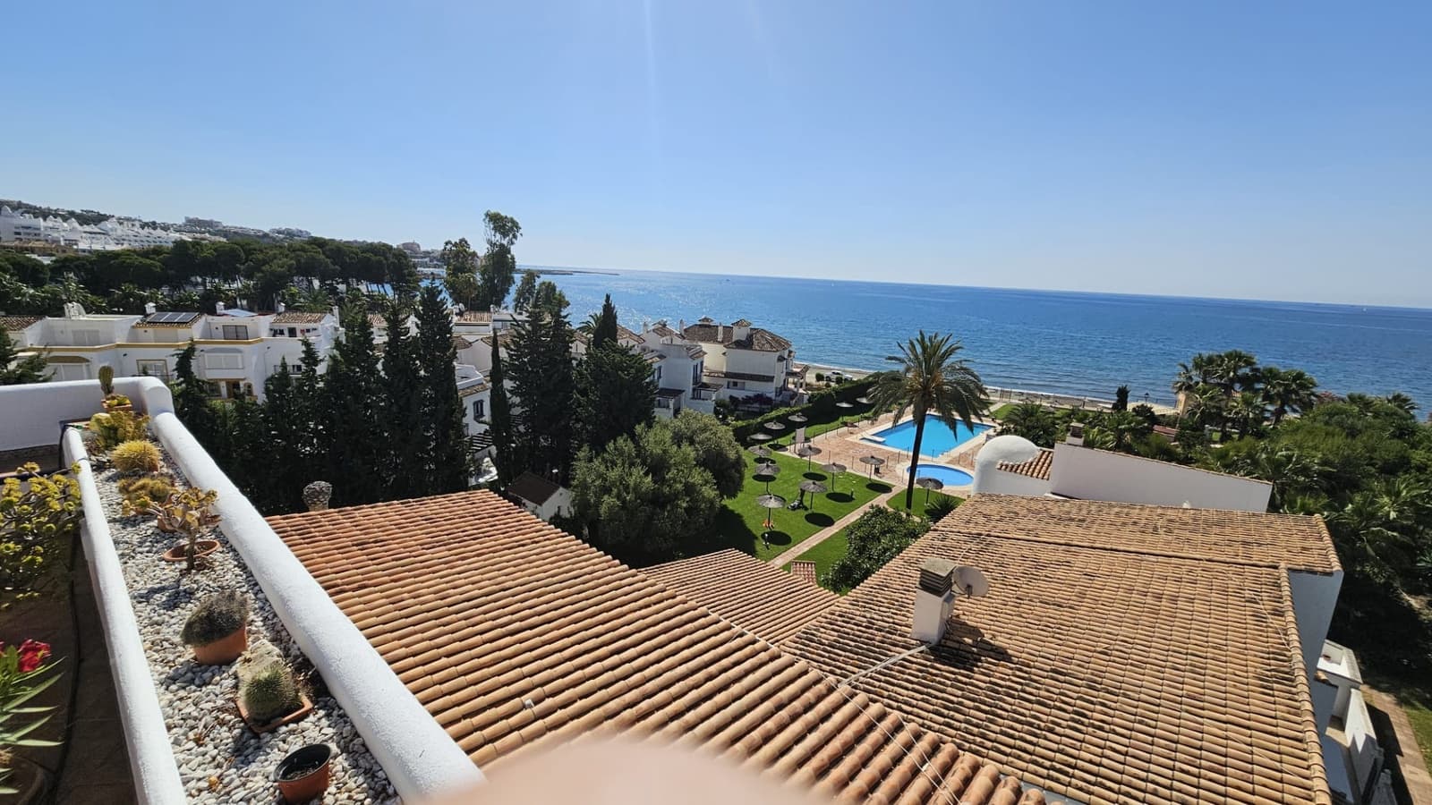 3 soveværelse Penthouse til salg i Estepona med swimmingpool garage - € 865.000 (Ref: 9065094)