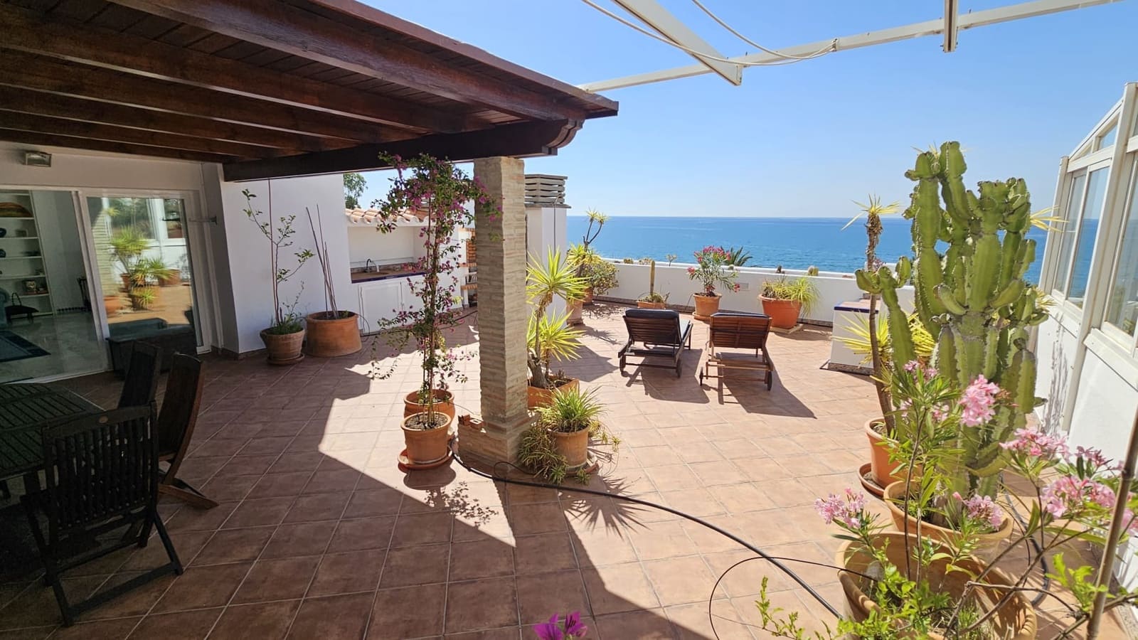 3 soveværelse Penthouse til salg i Estepona med swimmingpool garage - € 865.000 (Ref: 9065094)