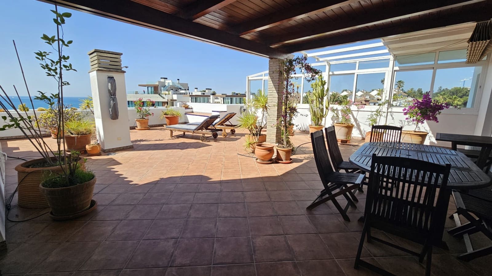 3 soveværelse Penthouse til salg i Estepona med swimmingpool garage - € 865.000 (Ref: 9065094)