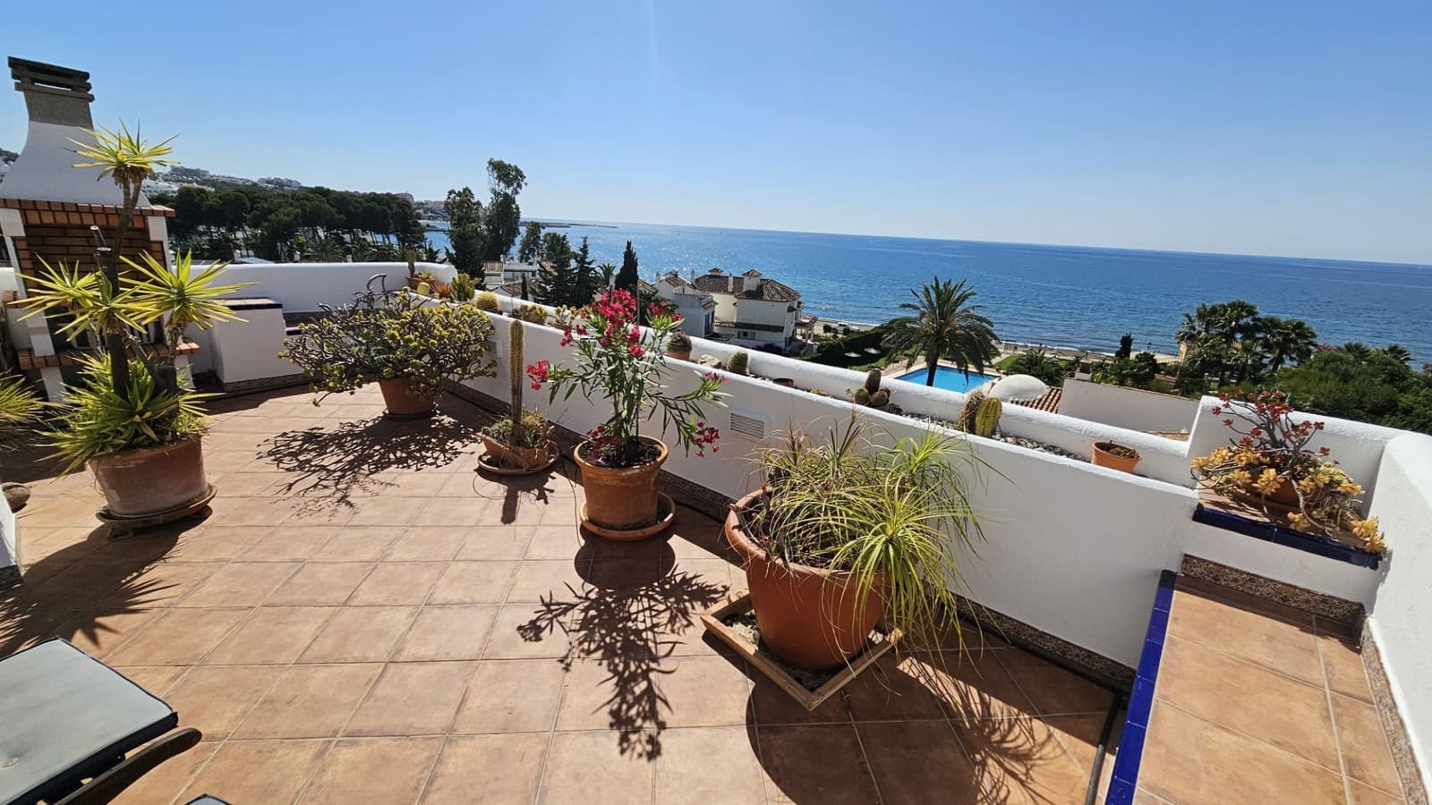 3 soveværelse Penthouse til salg i Estepona med swimmingpool garage - € 865.000 (Ref: 9065094)