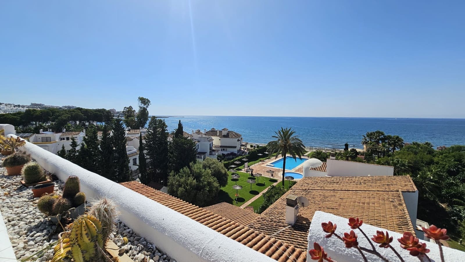 3 soveværelse Penthouse til salg i Estepona med swimmingpool garage - € 865.000 (Ref: 9065094)