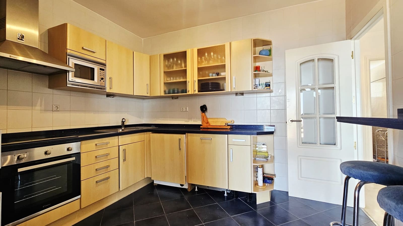 3 soveværelse Penthouse til salg i Estepona med swimmingpool garage - € 865.000 (Ref: 9065094)