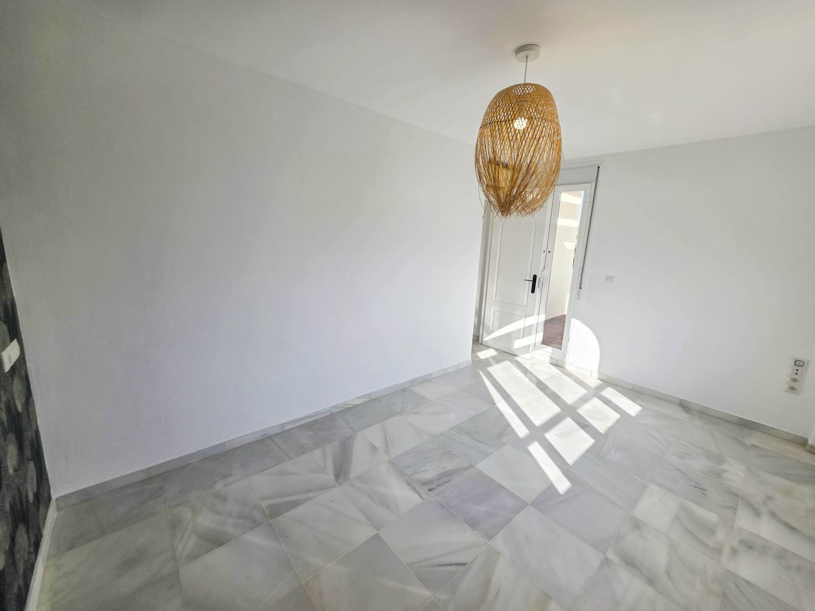 3 soveværelse Penthouse til salg i La Duquesa / Puerto de la Duquesa med swimmingpool - € 245.000 (Ref: 9075774)