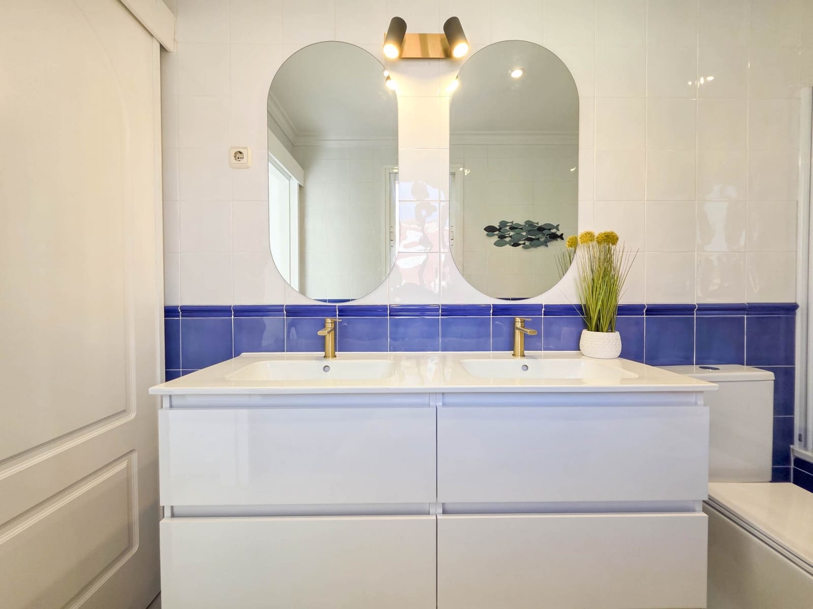 3 soveværelse Penthouse til salg i La Duquesa / Puerto de la Duquesa med swimmingpool - € 245.000 (Ref: 9075774)