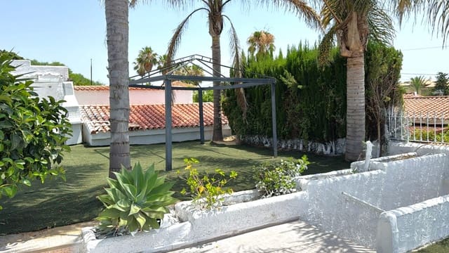 3 slaapkamer Villa te koop in Buenas Noches, Estepona met garage - € 789.000 (Ref: 9085213)