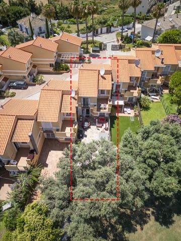 3 soveværelse Byhus til salg i La Duquesa / Puerto de la Duquesa, Manilva med swimmingpool garage - € 359.000 (Ref: 9100648)