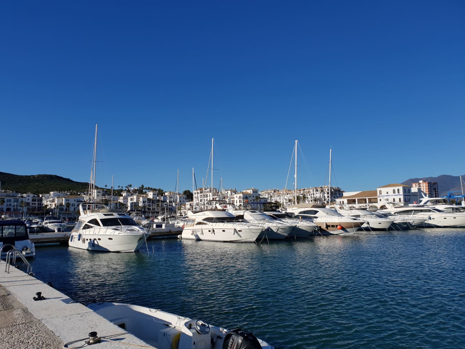 Studio til salgs i La Duquesa / Puerto de la Duquesa - € 228 000 (Ref: 9116674)