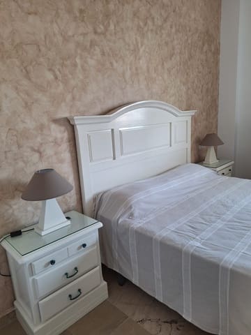 1 chambre Appartement à vendre à Puerto de Estepona, Estepona avec piscine garage - 295 000 € (Ref: 9118634)