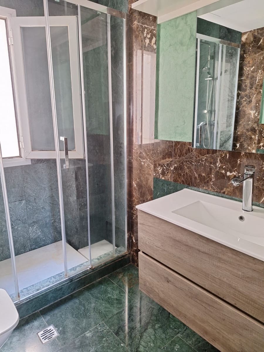 1 soveværelse Lejlighed til salg i Estepona med swimmingpool garage - € 295.000 (Ref: 9118634)