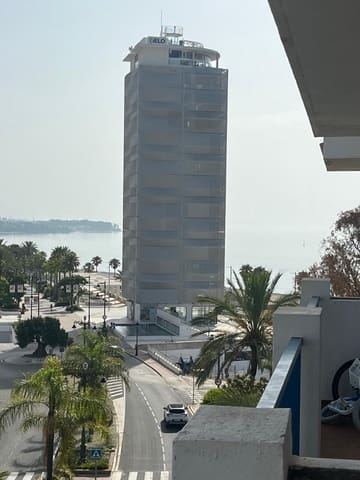 1 sypialnia Apartament na sprzedaż w Puerto de Estepona, Estepona z basenem garażem - 295 000 € (Ref: 9118634)