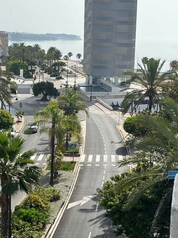 1 sypialnia Apartament na sprzedaż w Puerto de Estepona, Estepona z basenem garażem - 295 000 € (Ref: 9118634)