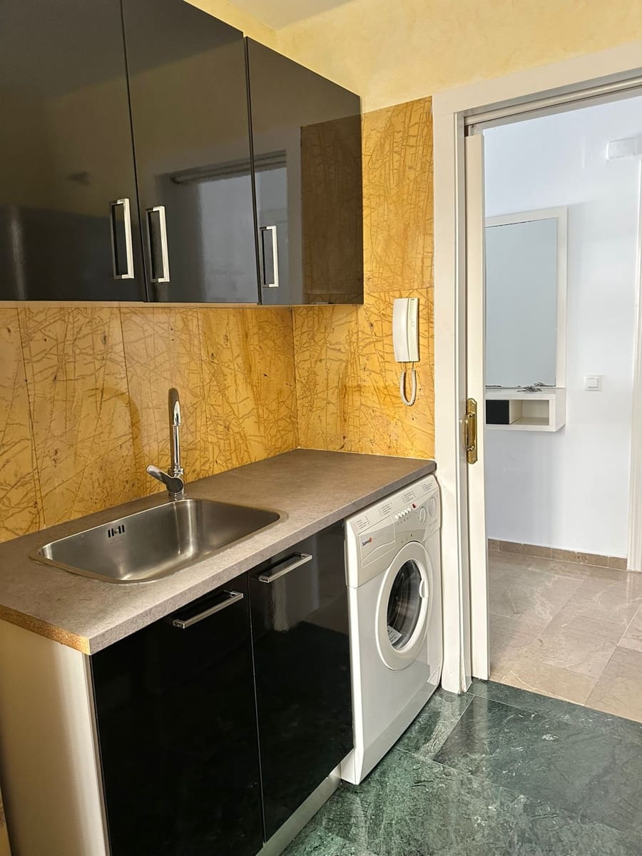 1 slaapkamer Appartement te koop in Estepona met zwembad garage - € 295.000 (Ref: 9118634)