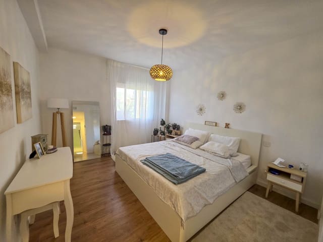 2 soverom Leilighet til salgs i La Reserva, Marbella med svømmebasseng garasje - € 399 000 (Ref: 9134295)