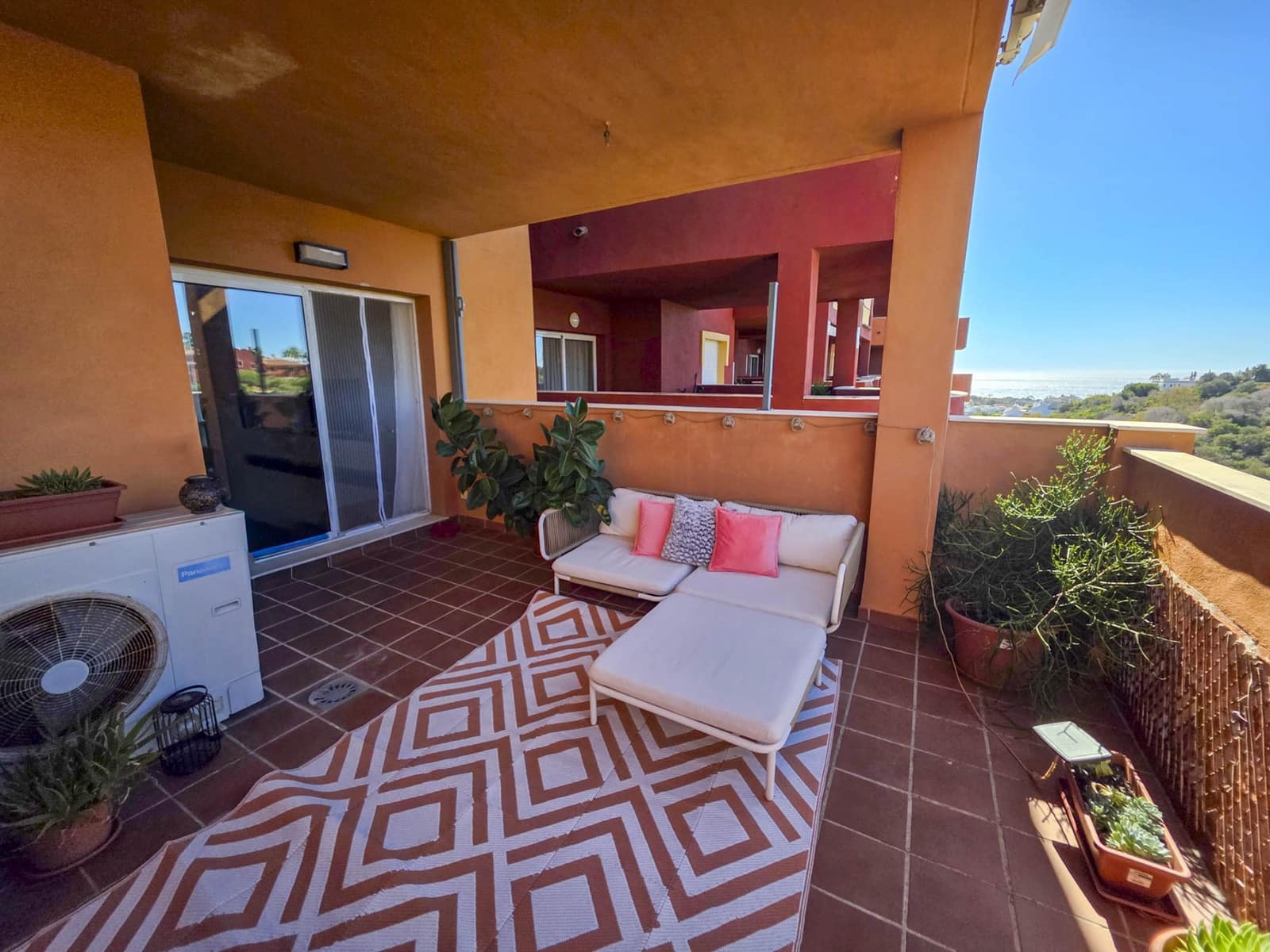 2 soveværelse Lejlighed til salg i Marbella med swimmingpool garage - € 399.000 (Ref: 9134295)