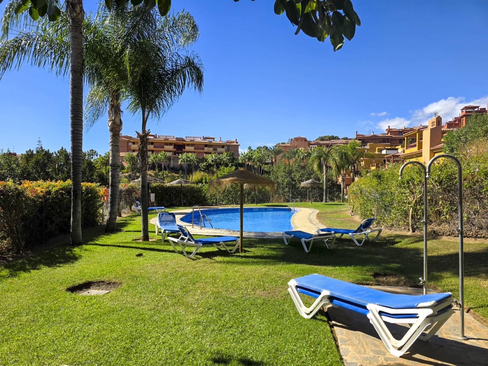 2 soveværelse Lejlighed til salg i Marbella med swimmingpool garage - € 399.000 (Ref: 9134295)