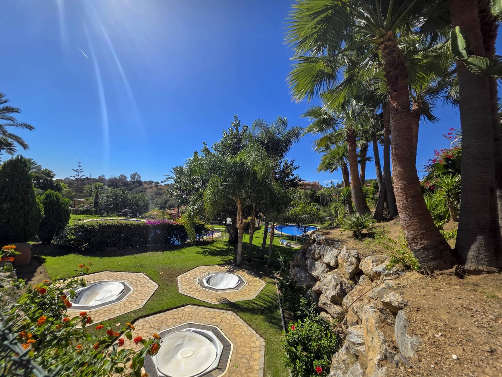 2 soveværelse Lejlighed til salg i Marbella med swimmingpool garage - € 399.000 (Ref: 9134295)