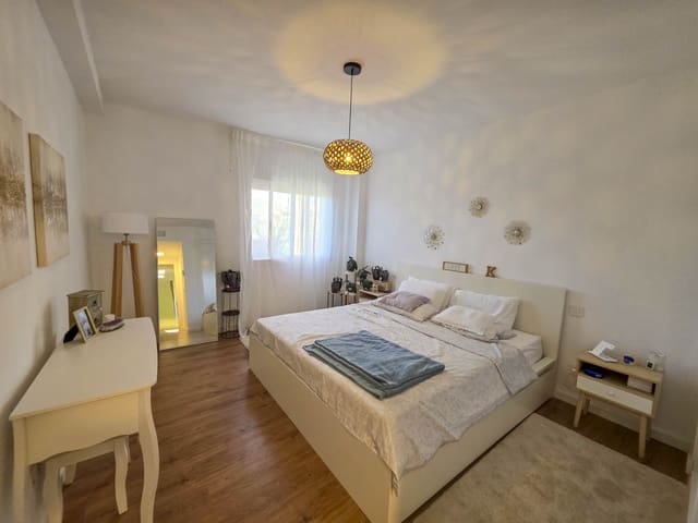 2 makuuhuone Huoneisto myytävänä paikassa La Reserva, Marbella mukana uima-altaan 
autotalli - 359 000 € (Ref: 9134295)