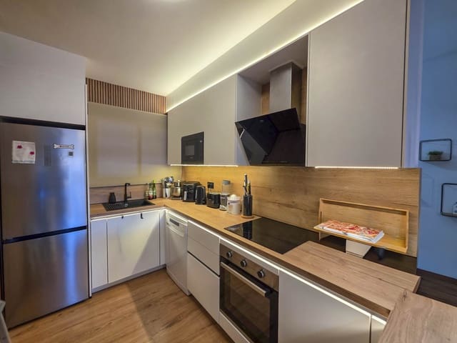 2 makuuhuone Huoneisto myytävänä paikassa La Reserva, Marbella mukana uima-altaan 
autotalli - 359 000 € (Ref: 9134295)
