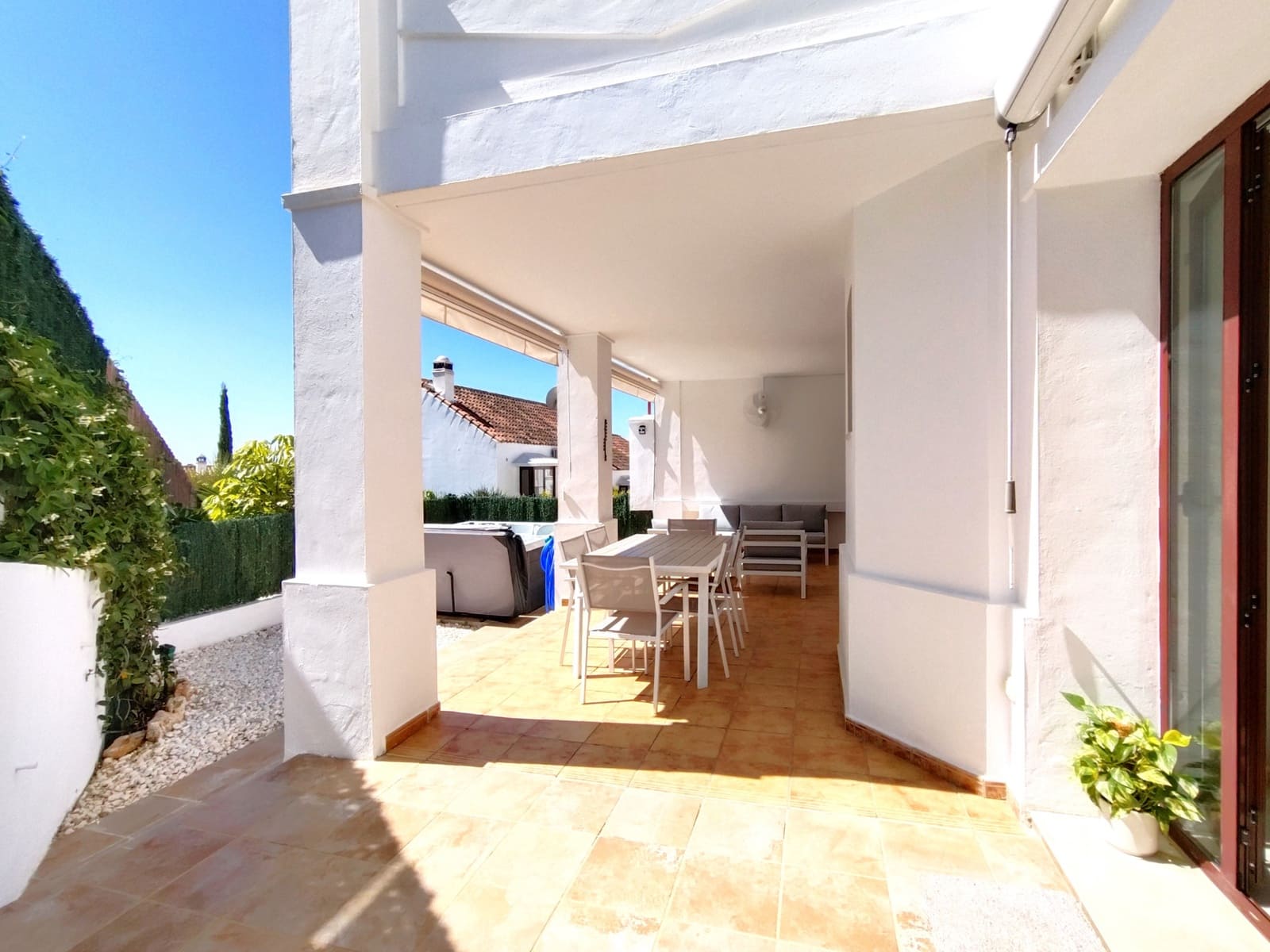 4 soveværelse Semi-Rækkehus til salg i Casares med garage - € 530.000 (Ref: 9136993)