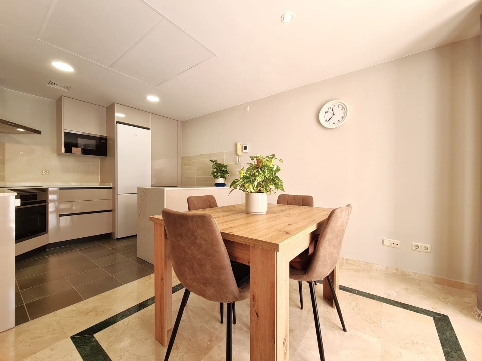 4 soveværelse Semi-Rækkehus til salg i Casares med garage - € 530.000 (Ref: 9136993)