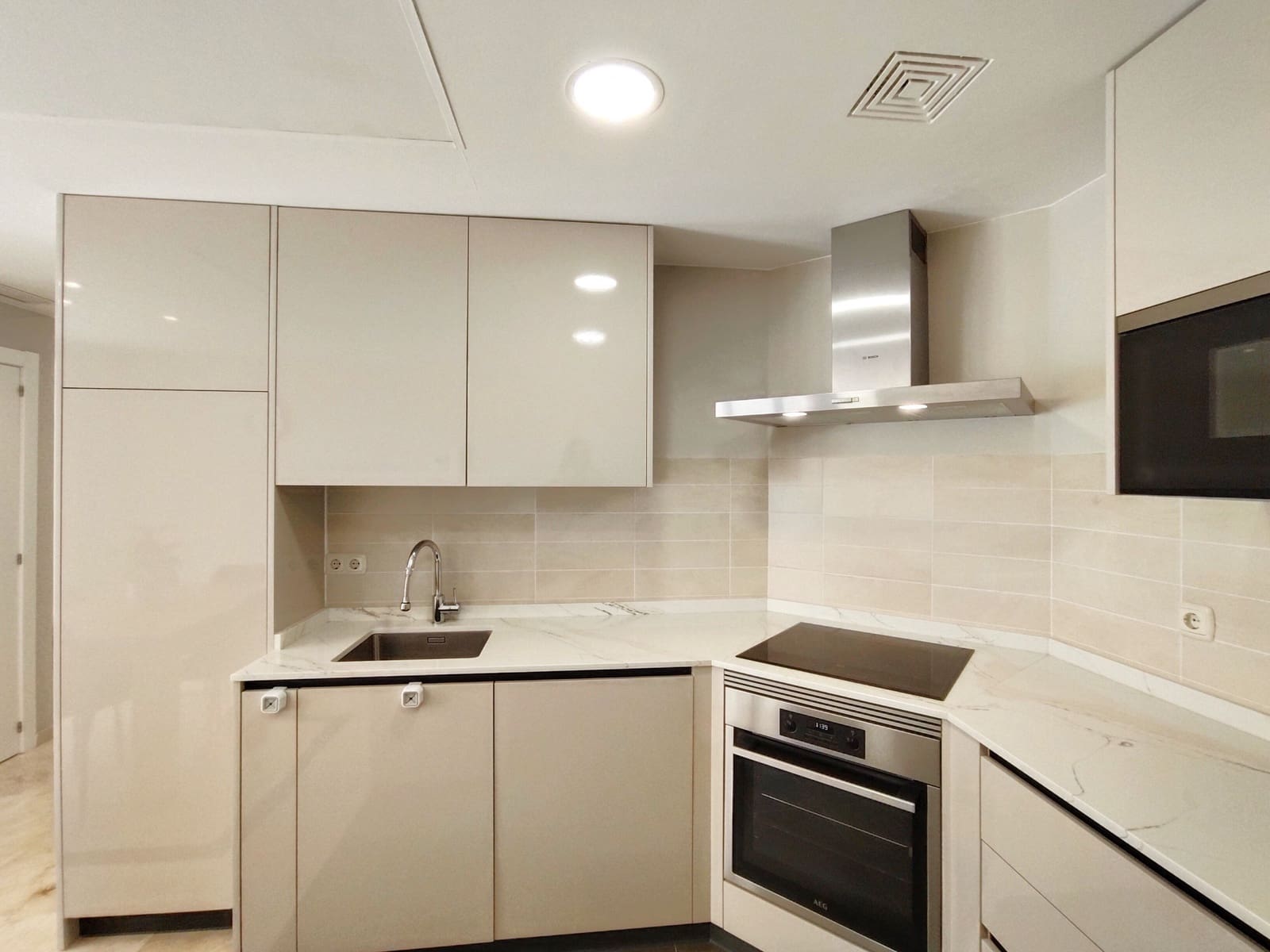 4 soveværelse Semi-Rækkehus til salg i Casares med garage - € 530.000 (Ref: 9136993)