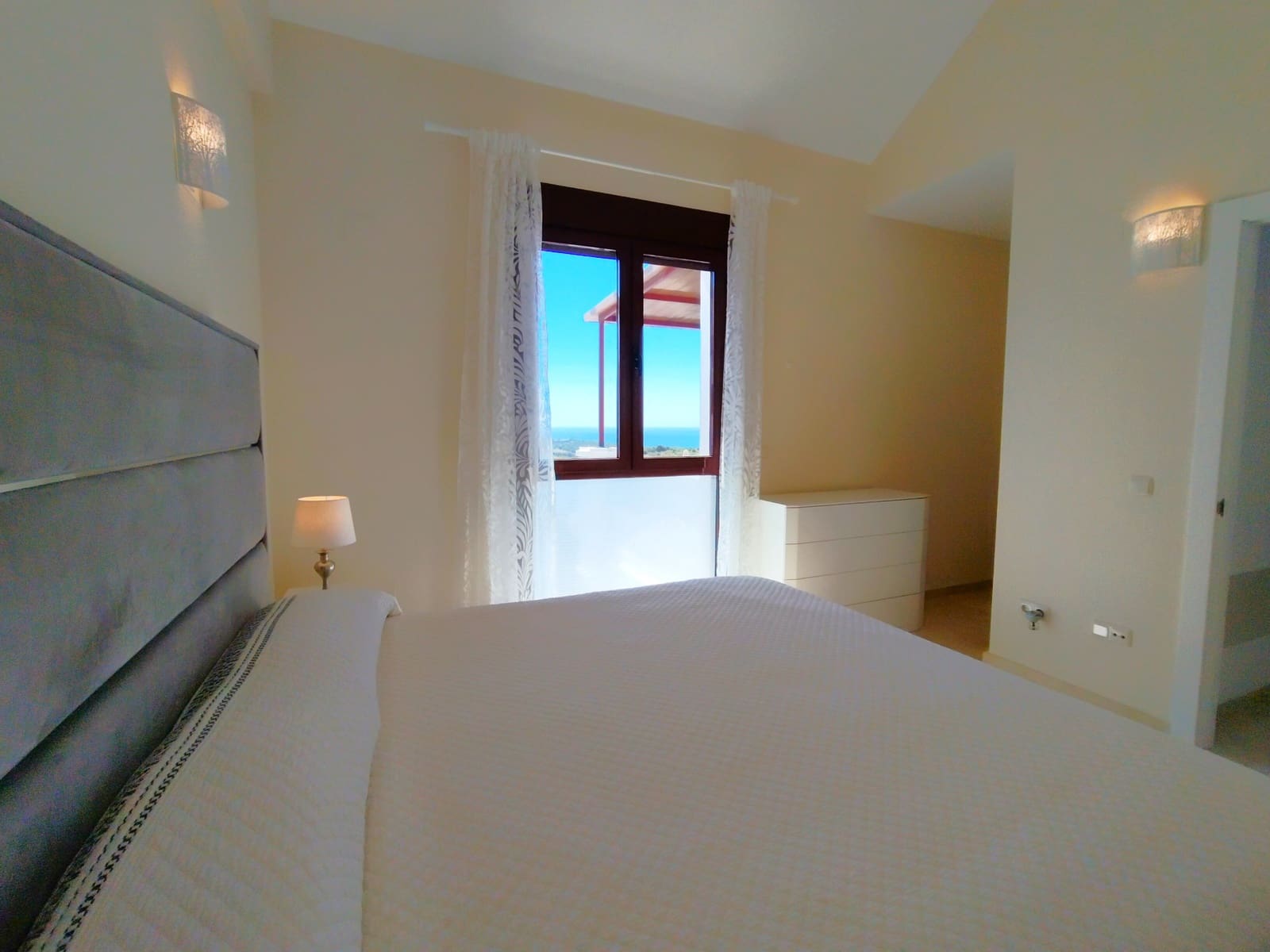 4 soveværelse Semi-Rækkehus til salg i Casares med garage - € 530.000 (Ref: 9136993)