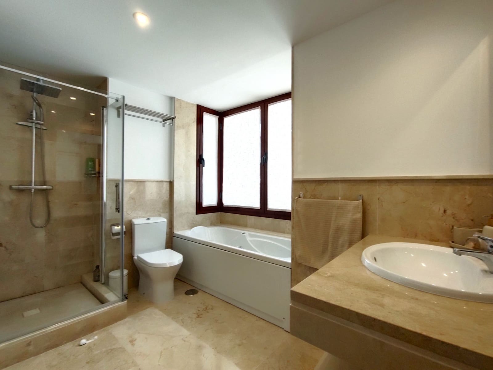 4 soveværelse Semi-Rækkehus til salg i Casares med garage - € 530.000 (Ref: 9136993)