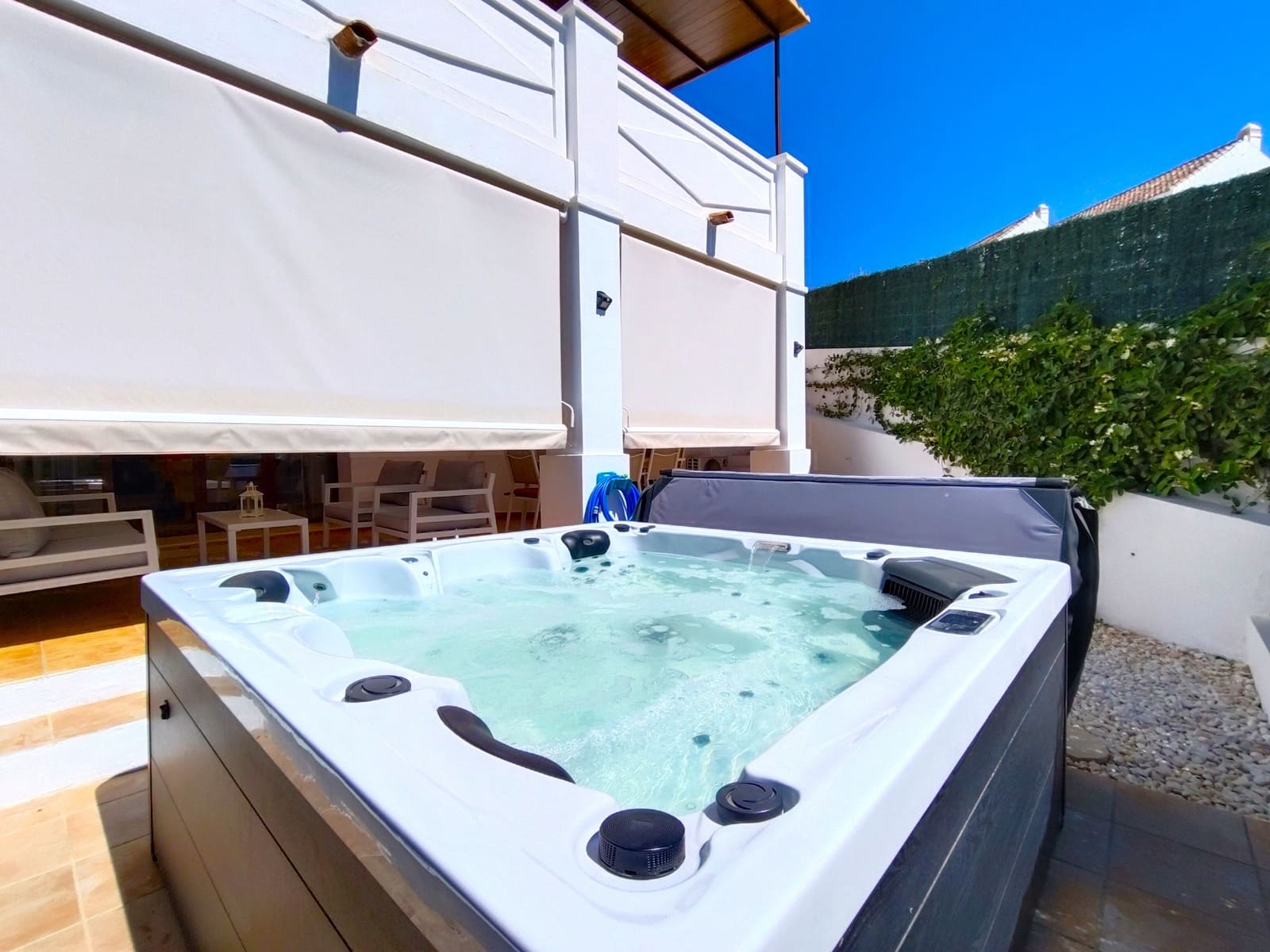 4 soveværelse Semi-Rækkehus til salg i Casares med garage - € 530.000 (Ref: 9136993)