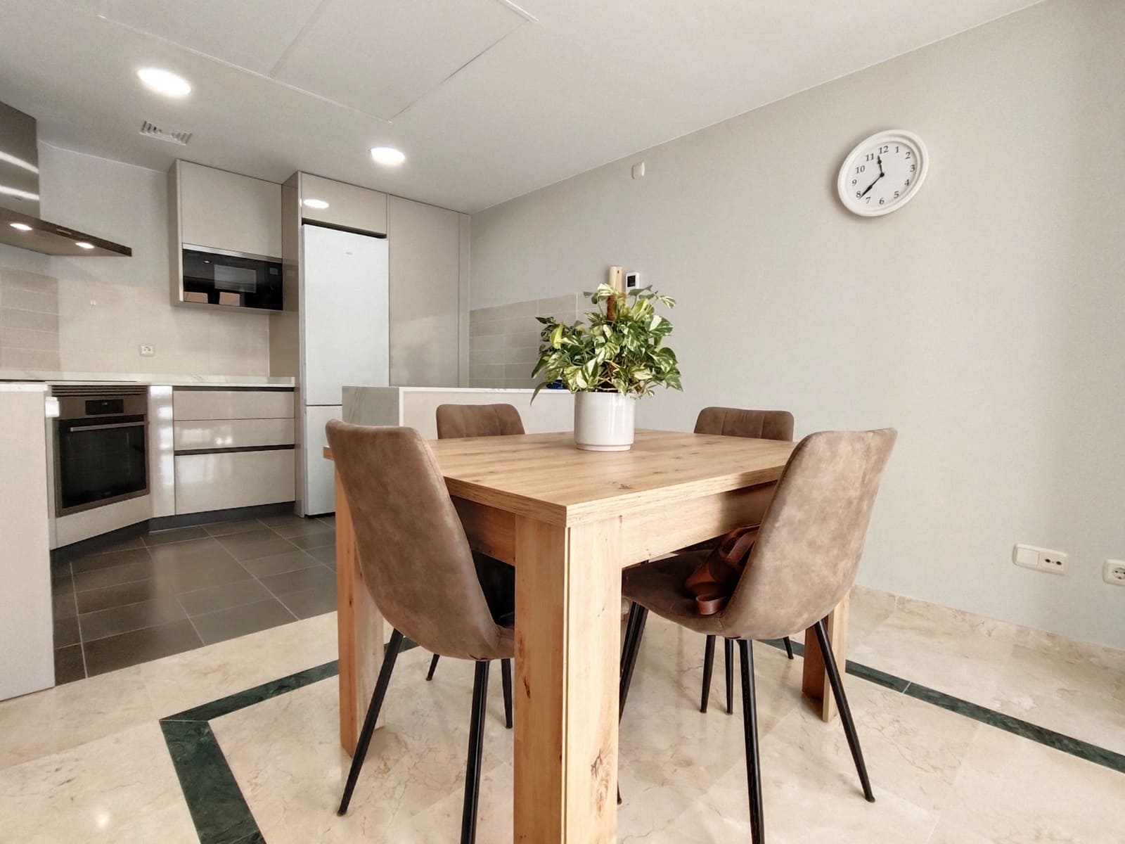 4 soveværelse Semi-Rækkehus til salg i Casares med garage - € 530.000 (Ref: 9136993)