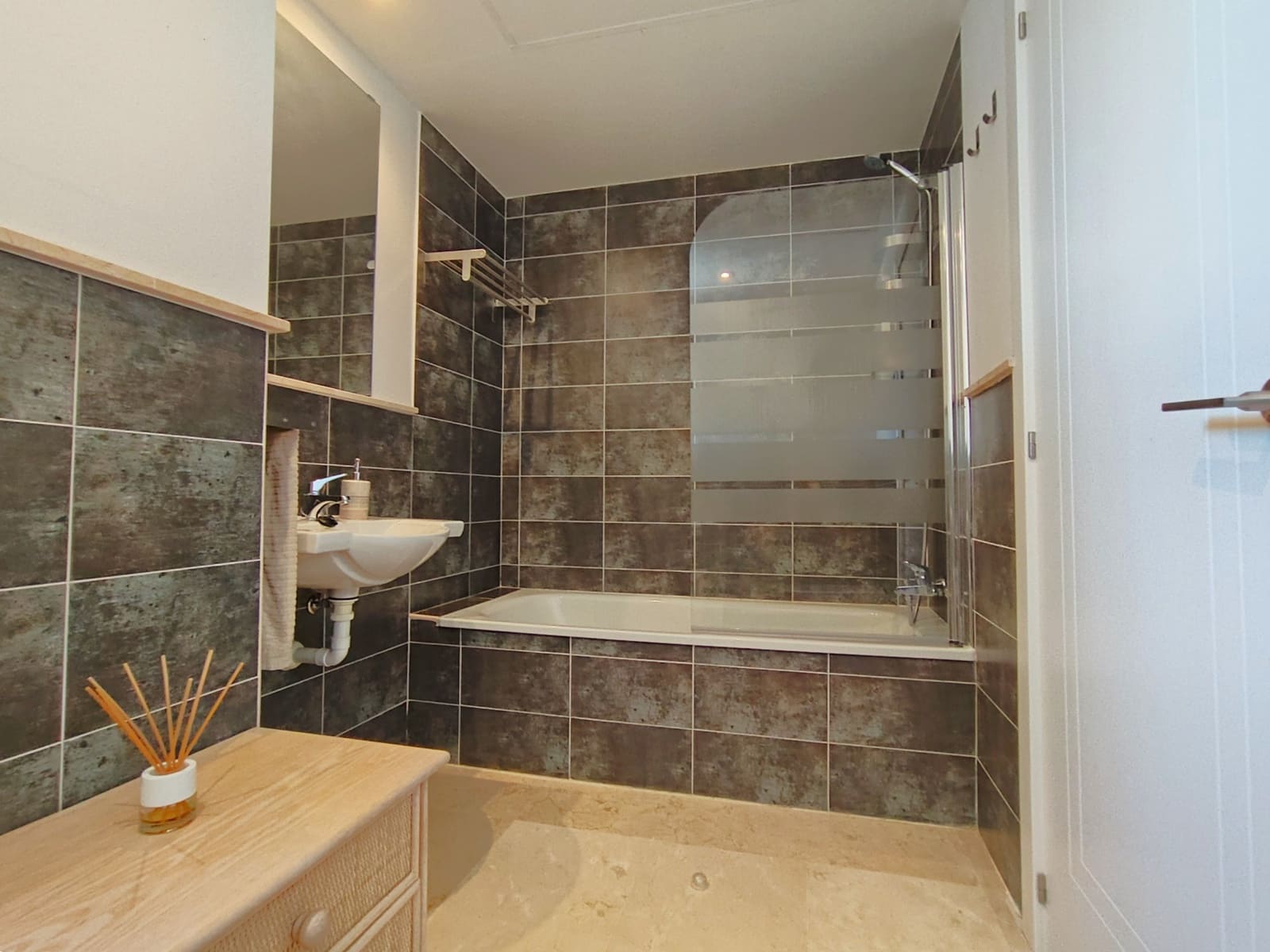 4 soveværelse Semi-Rækkehus til salg i Casares med garage - € 530.000 (Ref: 9136993)