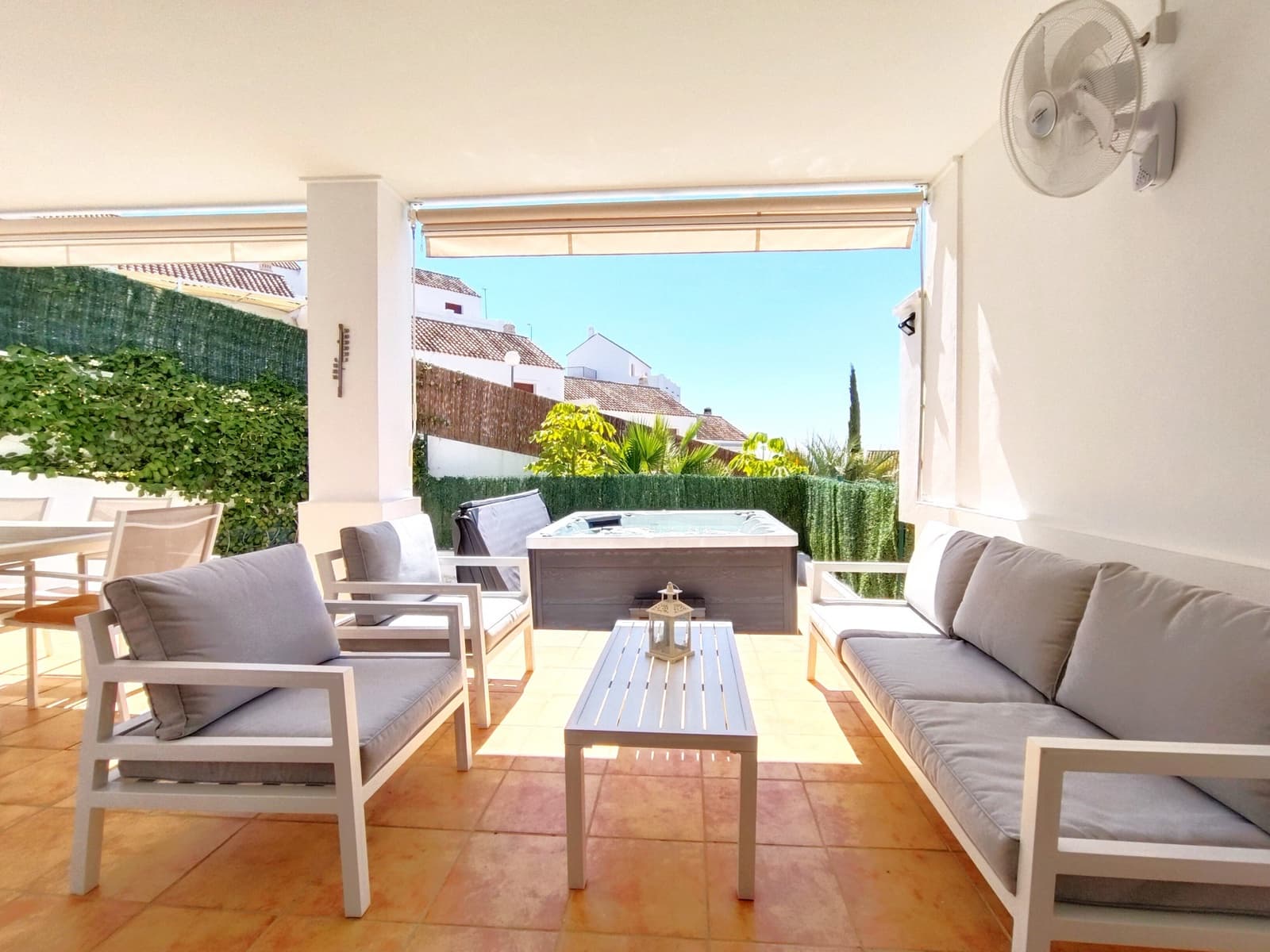 4 soveværelse Semi-Rækkehus til salg i Casares med garage - € 530.000 (Ref: 9136993)