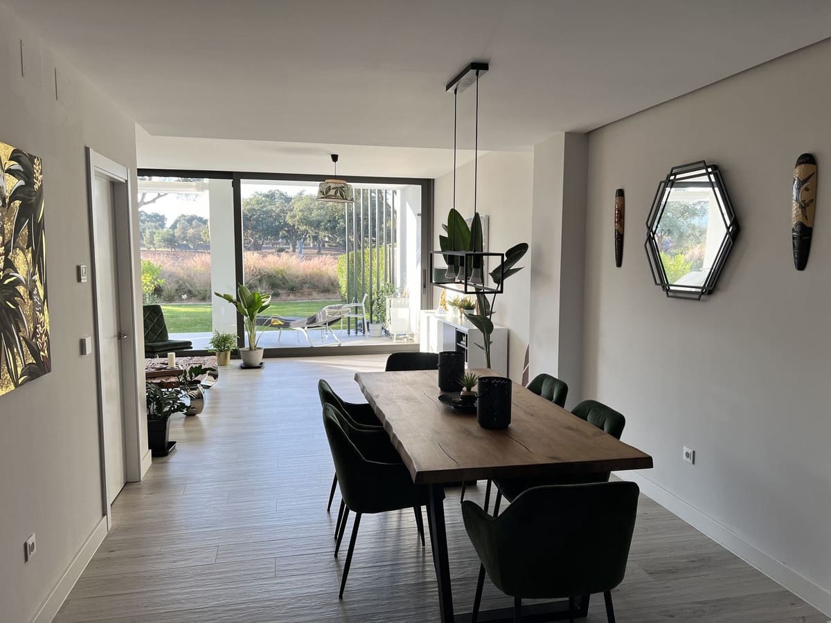 3 soveværelse Semi-Rækkehus til salg i Sotogrande med swimmingpool garage - € 849.000 (Ref: 9143466)