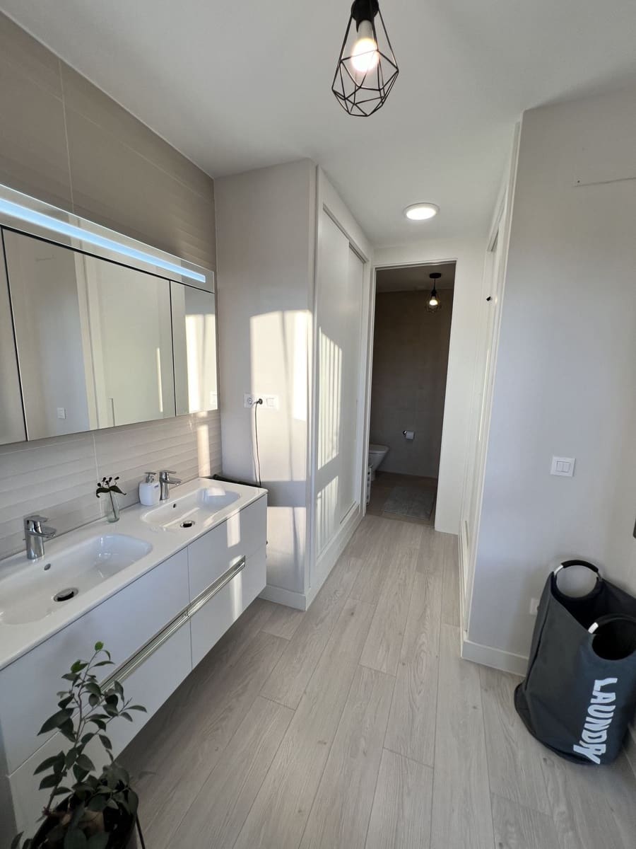 3 soveværelse Semi-Rækkehus til salg i Sotogrande med swimmingpool garage - € 849.000 (Ref: 9143466)