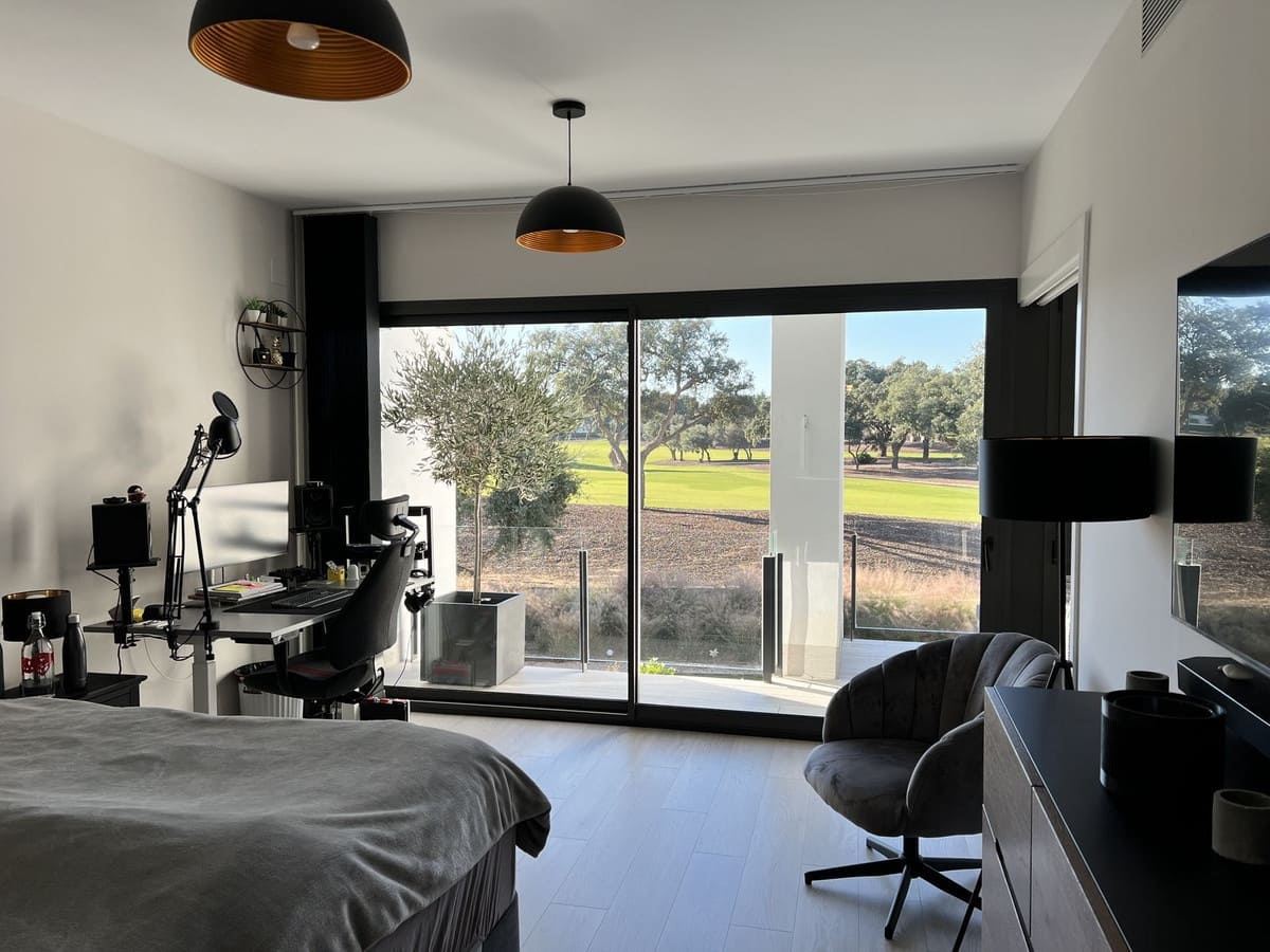 3 soveværelse Semi-Rækkehus til salg i Sotogrande med swimmingpool garage - € 849.000 (Ref: 9143466)