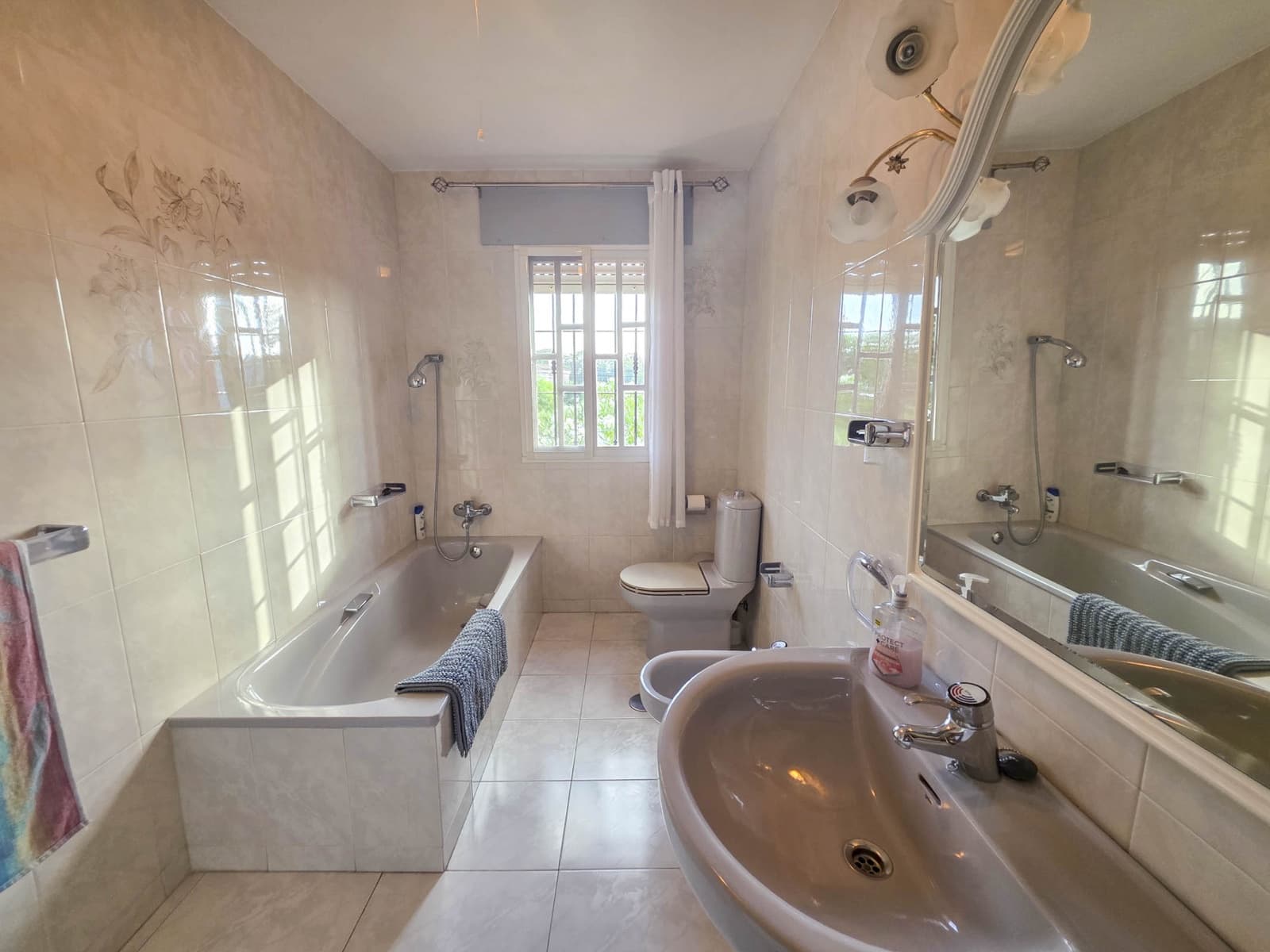 4 soveværelse Villa til salg i Guadacorte med swimmingpool garage - € 550.000 (Ref: 9162181)