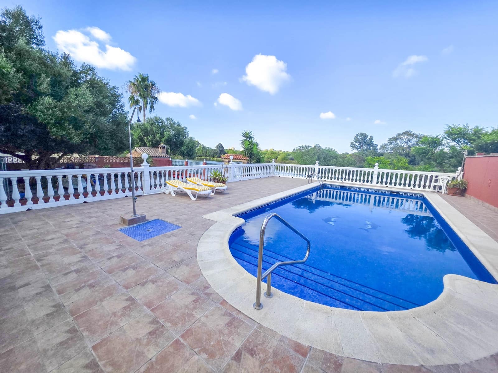 4 soveværelse Villa til salg i Guadacorte med swimmingpool garage - € 550.000 (Ref: 9162181)