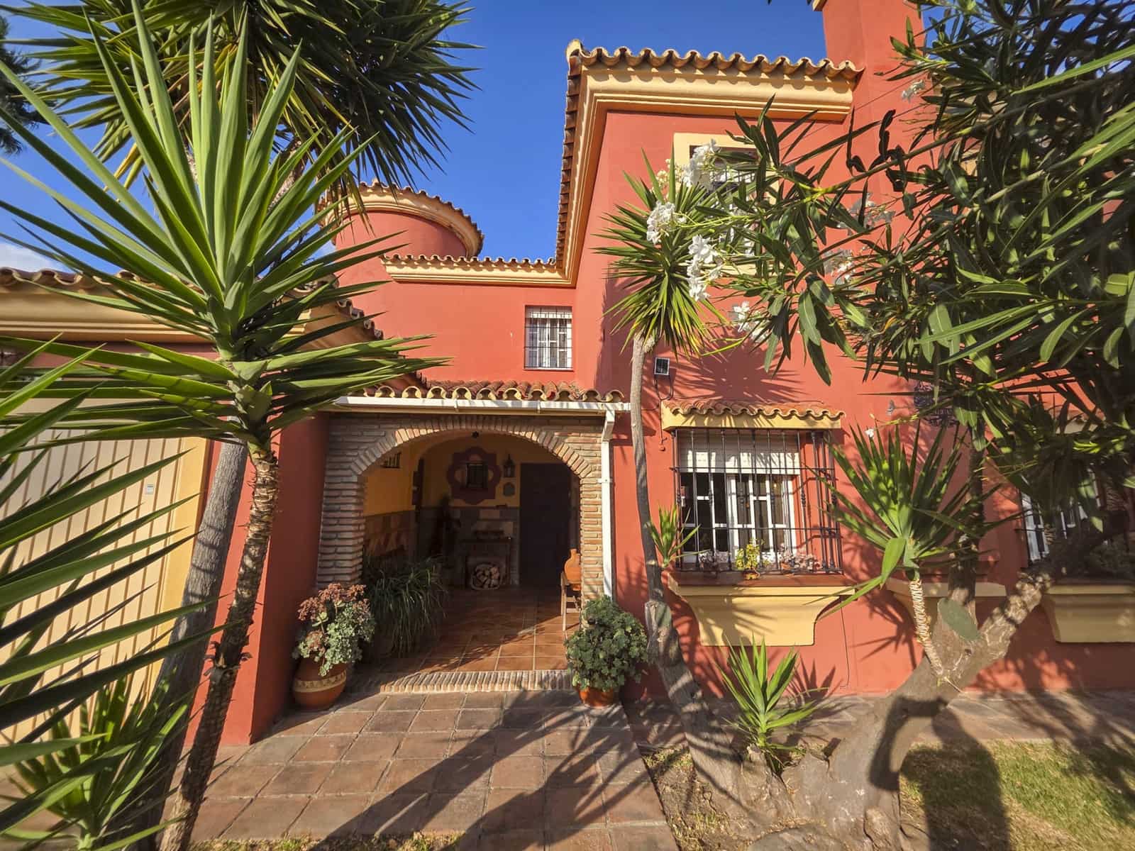 4 soveværelse Villa til salg i Guadacorte med swimmingpool garage - € 550.000 (Ref: 9162181)