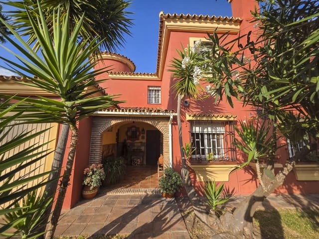 4 soveværelse Villa til salg i Guadacorte, Los Barrios med swimmingpool garage - € 550.000 (Ref: 9162181)