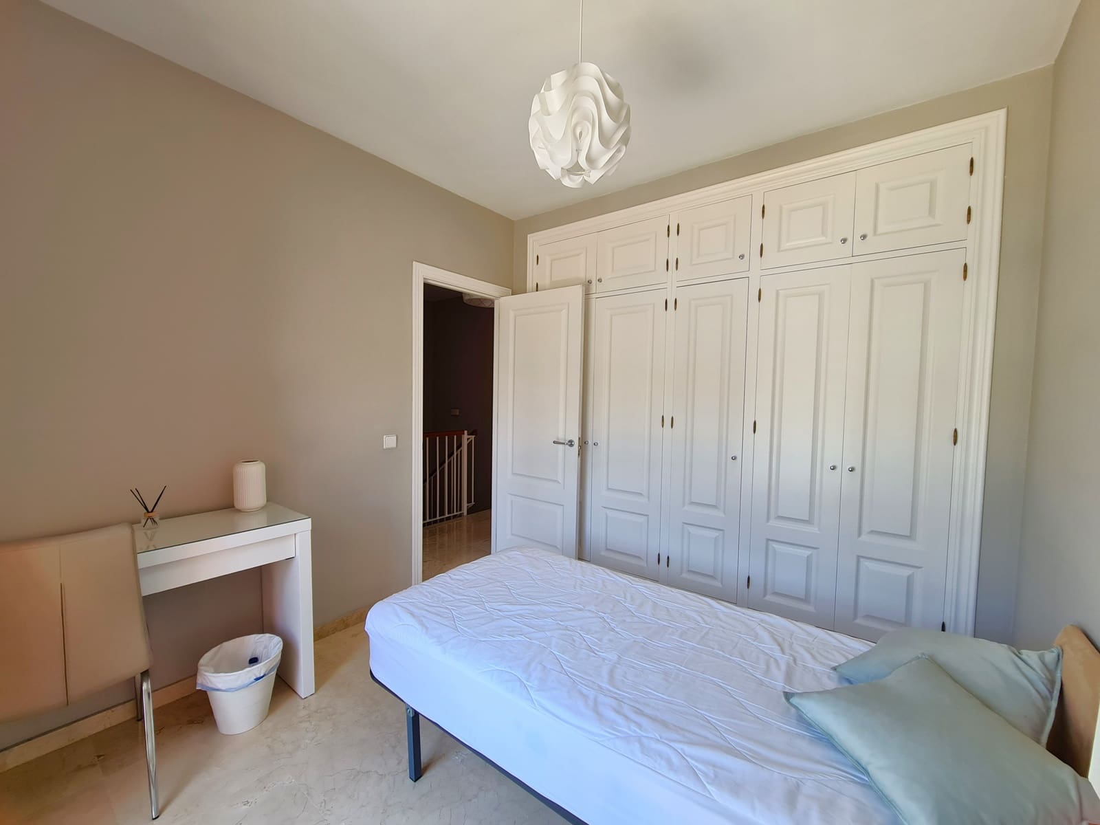 3 soveværelse Byhus til salg i New Golden Mile med swimmingpool garage - € 555.000 (Ref: 9171343)