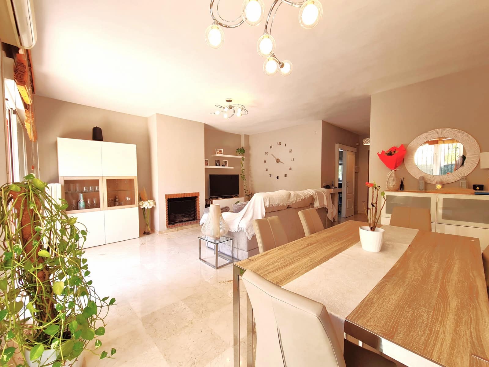 3 soveværelse Byhus til salg i New Golden Mile med swimmingpool garage - € 555.000 (Ref: 9171343)